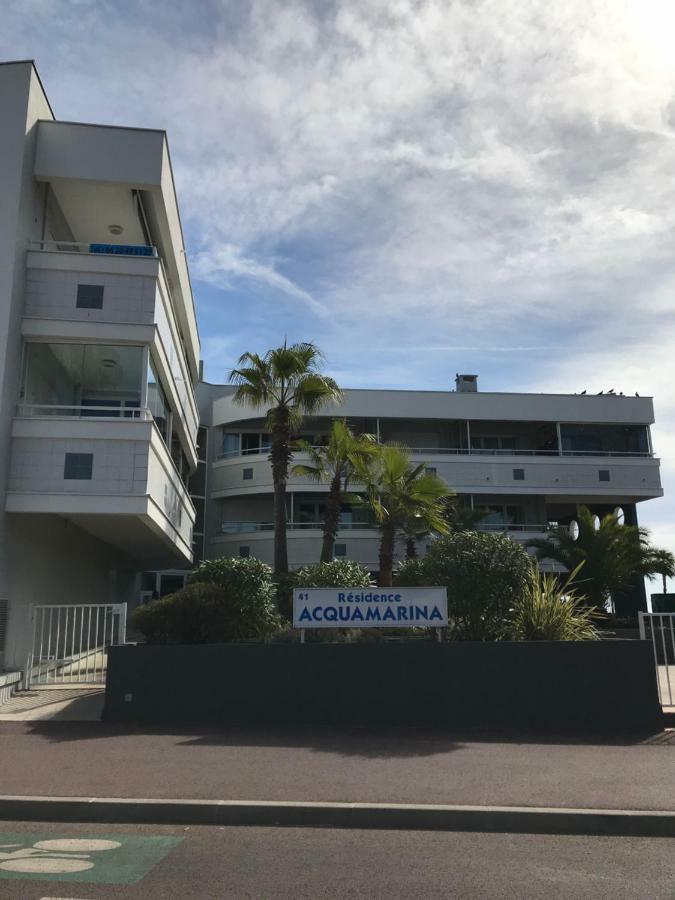 Апартаменты Acquamarina Вильнёв-Лубе Экстерьер фото